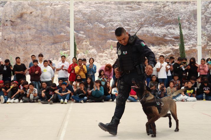 Realiza exhibición en grupo de K9 de la SSPM en Escuela Secundaria General #41
