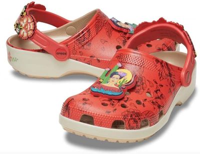 Crocs rinde homenaje a Frida Kahlo
